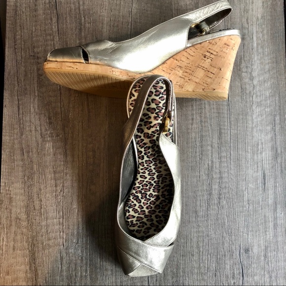 Stuart Weitzman Gold Peep Toe Cork Wedges sz 8M - Picture 3 of 9